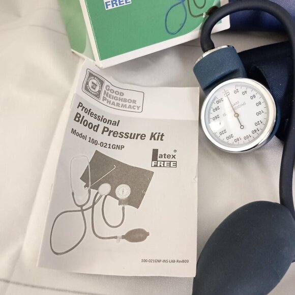 Good Neighbor Pharmacy Blood Pressure Kit w/ Stethoscope & Case NIB - Picture 3 of 8